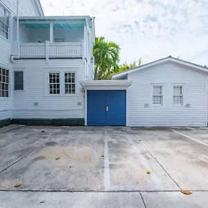  Holiday home Sweet Caroline
