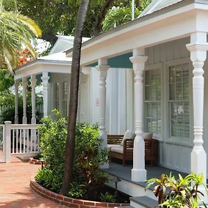 Lighthouse - Historic Hotel