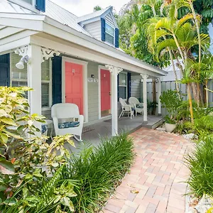  Holiday home Old Town Garden Villas